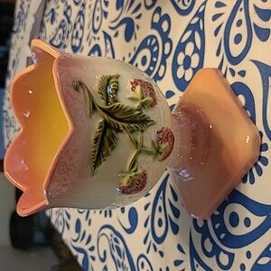 VINTAGE HULL USA #46 PLANTER/VASE